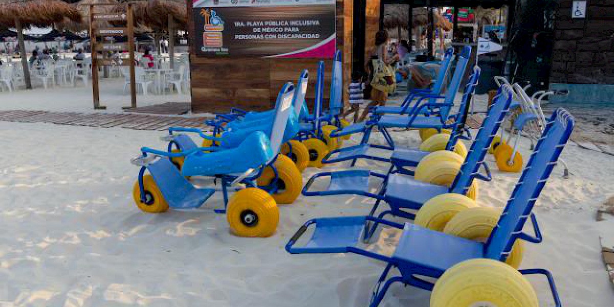 PLAYA DEL CARMEN: LA PRIMERA PLAYA PÚBLICA PARA PERSONAS CON DISCAPACIDAD EN MÉXICO