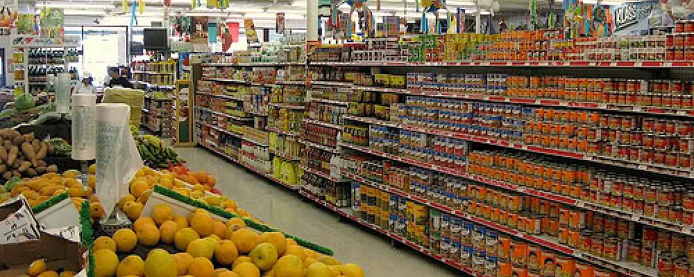 ¿HAY TIENDAS DE SUPERMERCADOS EN AKUMAL?