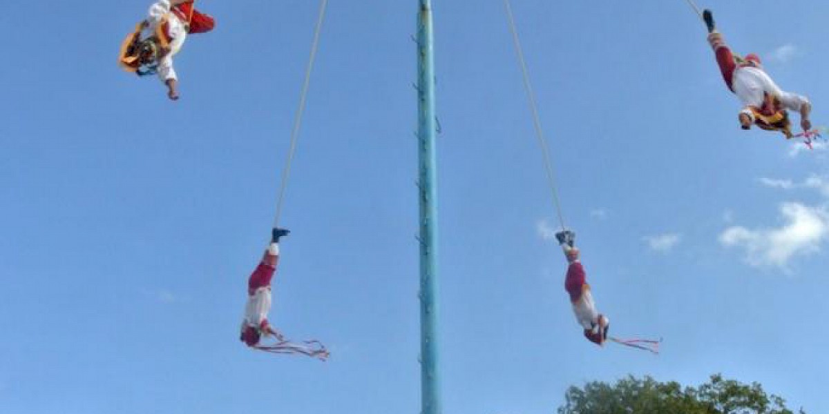 EL RITUAL COLORIDO DE LOS VOLADORES