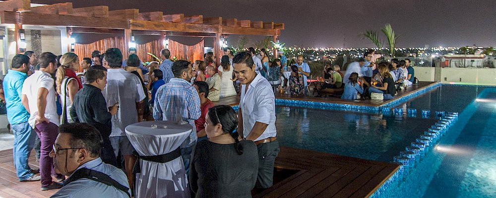 PROYECTOS KAUA PASADOS, PRESENTES Y FUTUROS: CÓCTEL EN LA AZOTEA PARA LA COMUNIDAD INMOBILIARIA