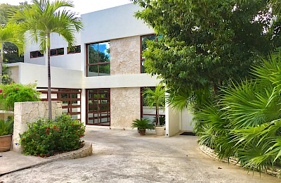 Bahía Principe Real Estate Listing | Villa de Golf Bahía Principe