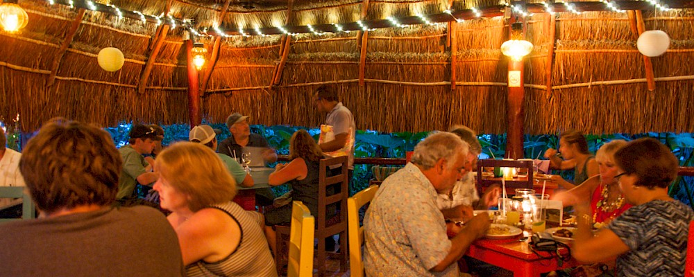 Turtle Bay Cafe organizará una cena para recaudar fondos para las ambulancias de Akumal