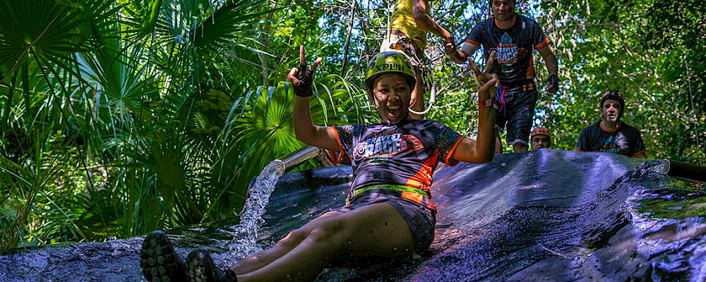 Barro, sudor y alegría en el parque Xplor