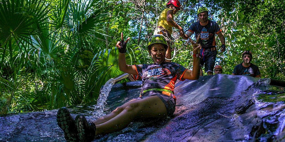 Barro, sudor y alegría en el parque Xplor